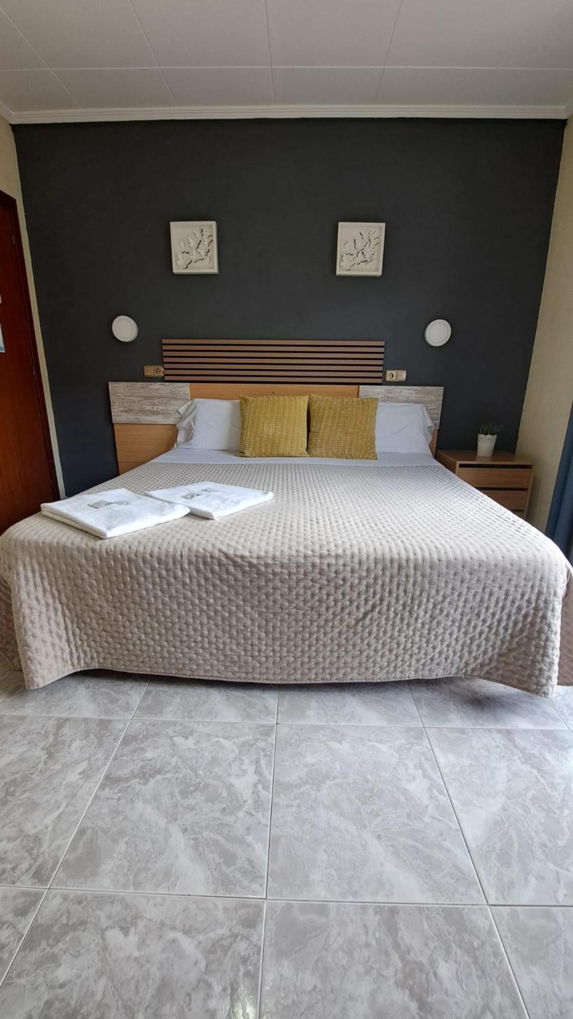 Hotel Rodsan Suizo Castelldefels Exterior foto